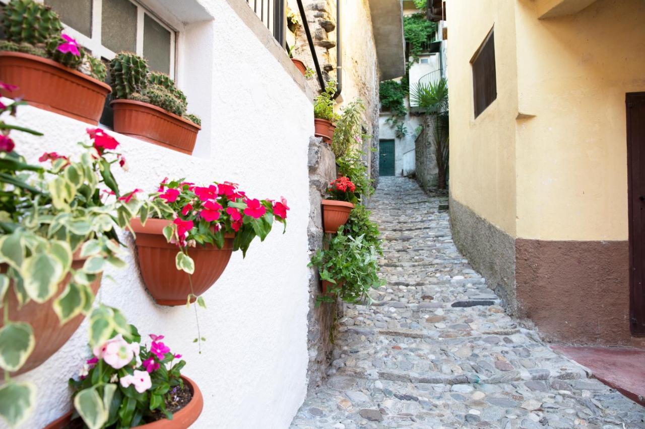 Charming Moment Di Villa Porta - Borgo Antico Луино Екстериор снимка